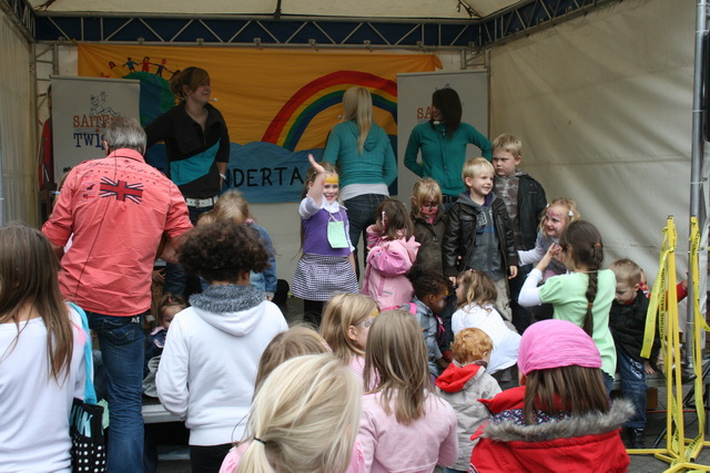 gal/2010/2010 Saitentwist Weltkindertag Essen Borbeck 20.09. AK -Bochold/2010 Saitentwist Weltkindertag Borbeck AK Bochold 20.09. 159.jpg